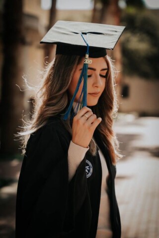 تهاني التخرج.