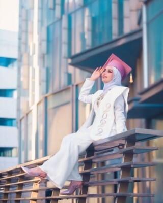 تهاني التخرج.