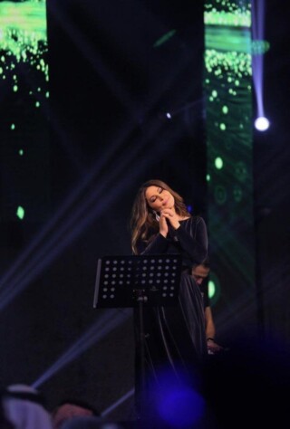 خلفيات اليسا.