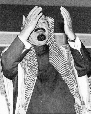كذلك صور خادم الحرمين الشريفين.