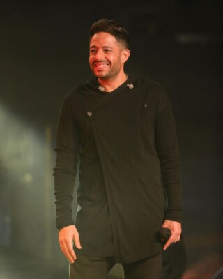 صور محمد حماقي.