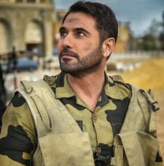 خلفيات احمد عز.