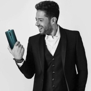 كذلك صور الفنان محمد حماقي.