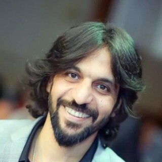 كذلك صورالفنان بهأء سلطان.