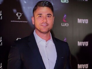 كذلك خلفيات نجم فلم الخليه.