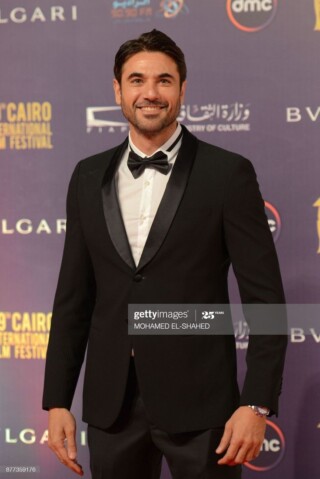 كذلك خلفيات نجم فلم الخليه.