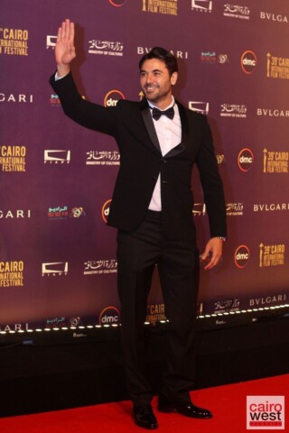 خلفيات احمد عز.