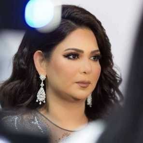 كذلك خلفيات المطربه نوال.