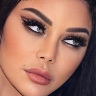 كذلك صور ممثلين.