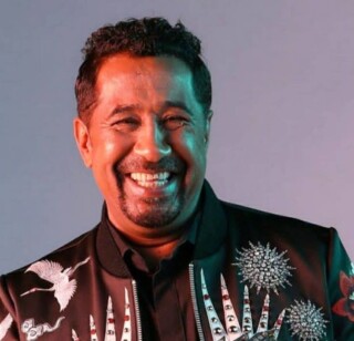 كذلك صور ممثلين.