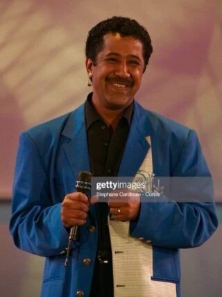 خلفيات الشاب خالد.